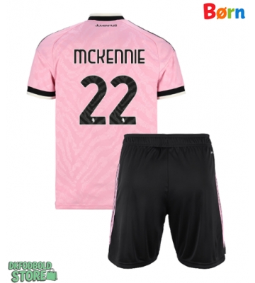 Juventus Weston McKennie #22 Replika Babytøj Udebanesæt Børn 2026-27 Kortærmet (+ Korte bukser)